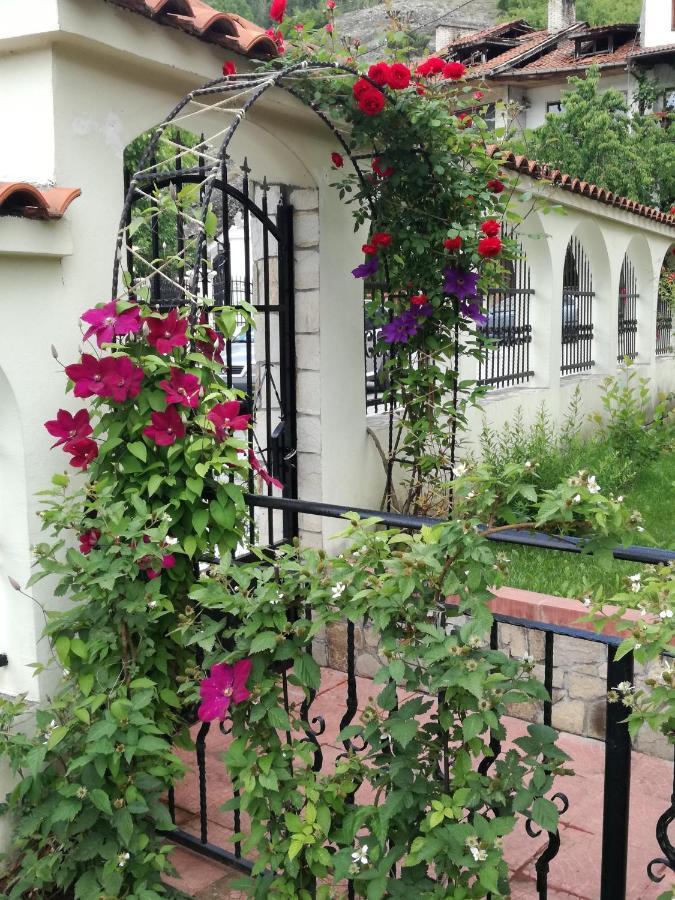 Guest House Benita Devin Exterior foto