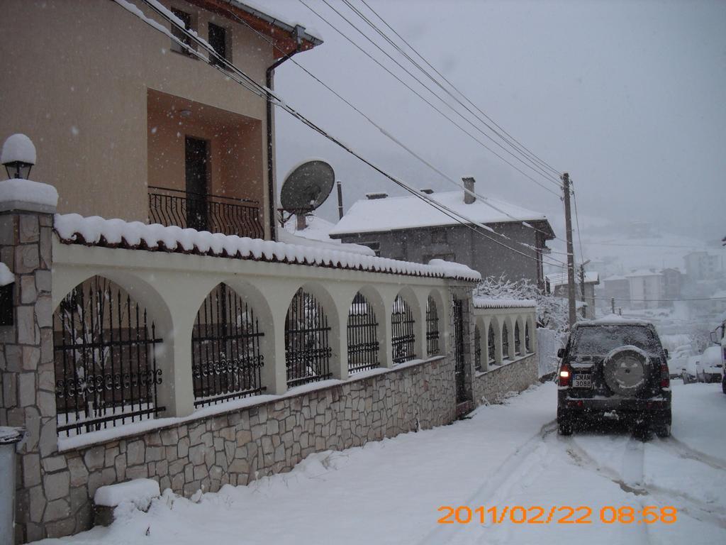 Guest House Benita Devin Exterior foto